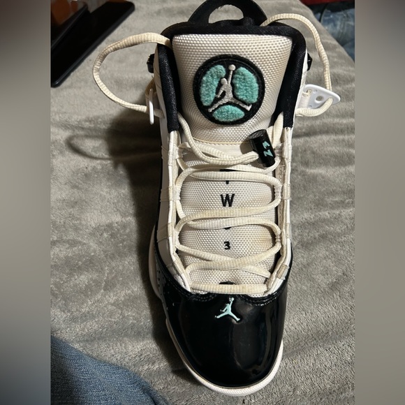 Nice jordans - Picture 2 of 2